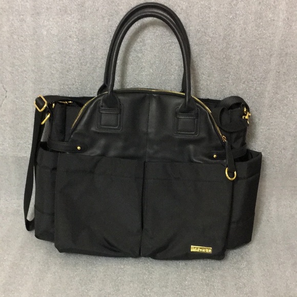 Skip Hop Chelsea Diaper Bag, Black w/ Gold Accents. - Picture 2 of 8